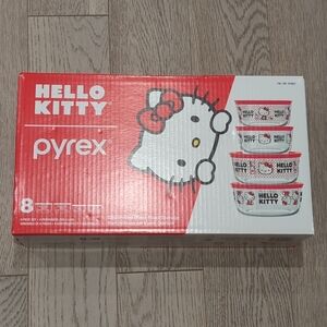 Pyrex 8-piece Hello Kitty Decorated Food Storage Set